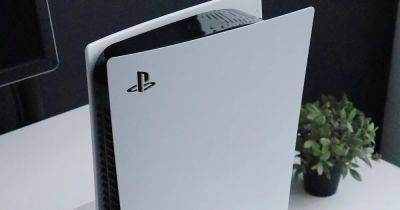 How to turn on PS5 auto updates