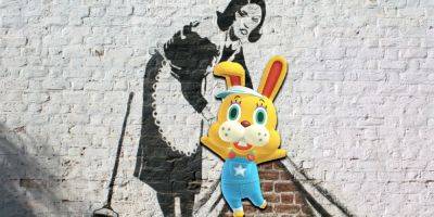 Banksy Comes To Animal Crossing With Player's Spectacular Custom Island Graffiti