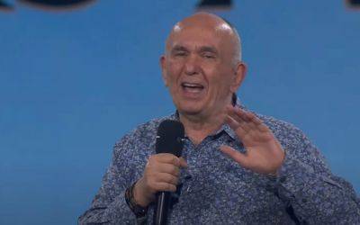 ‘I’ve come home to PC and console’: Peter Molyneux unveils new god game Masters of Albion